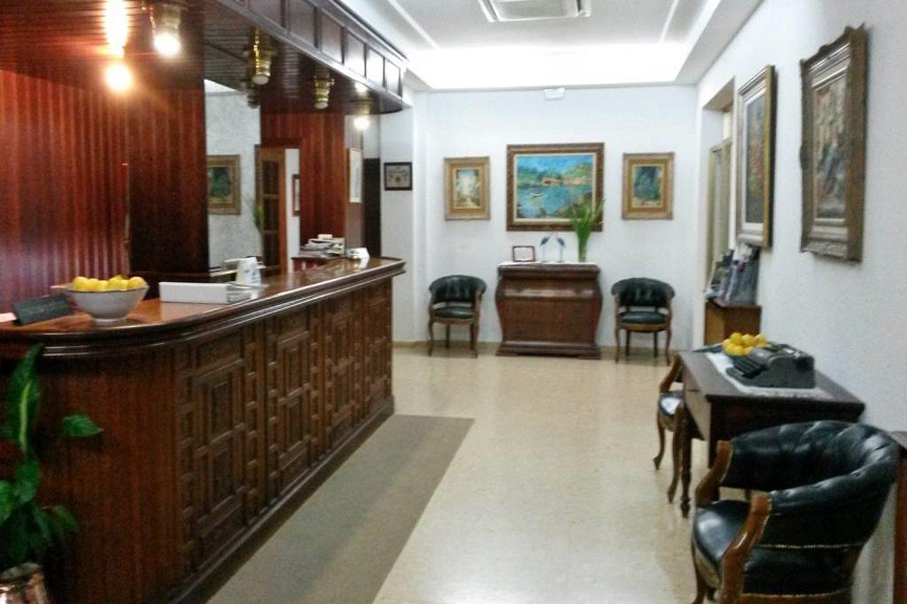 Hotel Gaya パゲラ エクステリア 写真
